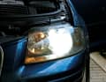 Deutlicher Unterschied: oben Glühlampen- Standlicht, links LED-Standlicht mit Philips W5W-LED Ultinon Pro6000