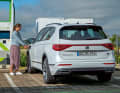 An der Ladesäule lädt der Tarraco mit 3,6 kW, er kann auch an eine 230V-Dose nutzen