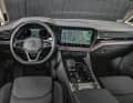 Kaum Knöpfe, viele Funktionen: Das mächtige „Innovision Cockpit“ ist dem Fahrer zugewandt und besteht sowohl aus einem 15-Zoll-Zentraldisplay (Discover Premium) und einem 12,3-Zoll-Digitaltacho