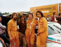 Edgar Dören mit dem 934/5 und seinen Mechanikern: Bodo Bartkowiak, Johann Malle und Wolfgang Zanker (v.!l.)