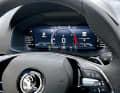 Das digitale Cockpit mit sportlichen Anzeigen ist seit dem Facelift Serie, bei exklusiveren Ausstattungslinien wie dem Sportline 10,25 Zoll groß | Fotos Matin Santoro, J. Hildebrand (1)