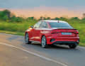 Als unterkühlt kann man Audis neue S3 Limousine sicherlich nicht bezeichnen. Vor allem dann nicht, wenn tangorote Farbe und Kohlefaser an und ins Fahrzeug kommen