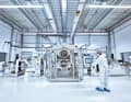 Hightech-Zellproduktion in kontrolliertem Umfeld