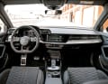 Cockpit und Armaturenträger sind im Vergleich zu den anderen Serienbrüdern unverändert