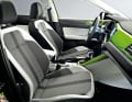 Das Design-Paket „Visual Green“ bringt zweifarbige Stoffsitze und das lackierte Dashboard | Fotos VW, H. Mutschler (3), M. Santorto (3), D. Annameier (1)