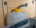 Wasser und Abwasser sind innen frostsicher, auch feste Tanks oder ein Boiler sind machbar