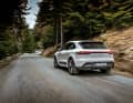 Auf anspruchsvollen Landstraßen ist der Handling-optimierte Macan T ganz in seinem Element – Fahrspaß ist hier garantiert