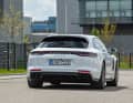 Goldene Mitte: Der Panamera 4S E-Hybrid ist ein guter Kompromiss aus Effizienz und Leistungsfähigkeit. Seine geboosterten 560 PS beschleunigen den Koloss in 3,7 Sekunden auf 100 km/h!