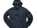 CUPRA HERRENFUNKTIONSJACKE Schutz vor widriger Witterung bietet der Windbreaker mit Kapuze aus der großen Cupra- Lifestyle-Kollektion. Die wasserdichte Jacke ist stylisch mit Cupra- Logo bestickt und kostet 177 Euro (# 6H1 084 003C IAJ)