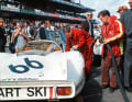 Porsche-Rennwagen mit Schäffer-Lösungen siegten auf der ganzen Welt. Wenn überhaupt, war er im Ausland wie hier in Le Mans an vorderster Front. Er sprach nämlich sehr gut Englisch, was damals nicht selbstverständlich war.