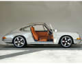 Der 912 von 1968 wurde mit sieben Schichten Zweikomponentenfarbe überzogen und der Ton von Hand gemischt. Gavin Rooke beschreibt die Farbe als eine flachere Version von Porsche Geysirgrau.