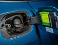 Einfache Handhabung: Der Einfüllstutzen für CNG (14,6 kg) befindet sich neben dem regulären Tankdeckel fürs Benzin (9 l)