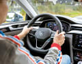Das Digital Cockpit zeigt auf sehr übersichtliche Weise, ob man rein elektrisch fährt, der Antrieb rekuperiert oder der Verbrenner aktiv ist
