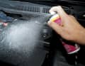 1 Insbesondere nach Marderbesuch empfiehlt sich eine Säuberung mit Stop&Go-Reinigungsspray