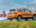Fahrdynamisch lässt der Skoda Karoq 2.0 TDI DSG 4x4 dank seines Allradantriebs und der feinen Abstimmung kaum Wünsche offen. Wer es sportlicher liebt, wählt das Performance-Paket mit dem adaptiven DCC-Fahrwerk und der Progressivlenkung für 910 Euro extra | Fotos J. Bürgermeister
