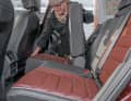 Höchst flexibel: einzeln umklapp- und verschiebbare Rücksitze mit einstellbarer Lehnenneigung