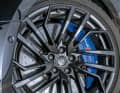 Formatfüllend: Die Keramikbremsanlage passt gerade so unter die 20-Zöller | Fotos J. Bürgermeister, Audi (3)
