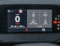 Das reduzierte Fahrerdisplay mit den wichtigsten Anzeigen ist auch schon aus ID.3 und ID.4 bekannt