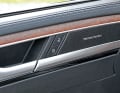 Die Harman Kardon-Soundanlage mit 700 Watt und digitalem 16-Kanal-Verstärker sowie Subwoofer klingt vom Feinsten, kostet aber auch stolze 1.325 Euro