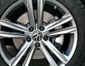 Unser Testwagen war mit 18-Zoll-Alurädern „Sebring“ sowie saisonbedingt mit M&S-Reifen in 245/45 R18 bestückt