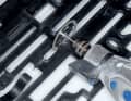 Mit Dremel o.ä. überflüssige Teile abtrennen