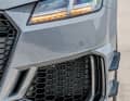 An der Front funkeln über den riesigen Lufteinlässen ab Werk LED-Matrix-Scheinwerfer mit dynamischen Blinkleuchten