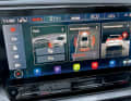 Serie: Zentraler 12-Zoll-Touchscreen mit digitalem Radioempfang und Navigation