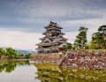 Tradition am Wegesrand: Historische Gebäude wie die Burg Matsumoto in der gleichnamigen Stadt sind in Japan ein alltäglicher Anblick
