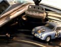 Der Porsche 356 »V2« von Schuco in 1:18 parkt auf dem Renntank des millionenschweren Originals, das im Top-Zustand eine Garage in Bayern als Box benutzt. | FOTOGRAFIE: MARKUS BOLSINGER