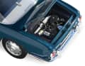 Norev gibt sich immer mehr Mühe in der Detaillierung der Motoren. Das ist auch beim großen Karmann in 1:18 sichtbar.
