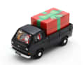 Mit dem Weihnachts-Bulli als Pritsche in 1:43 schnürt Schuco ein echtes Überraschungspaket. Denn der Lanz Bulldog versteckt sich im roten Paket. ] Foto: Werk