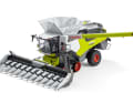 Der Claas Axion 8800 ist auch im Arbeitsmodus ein eindrucksvolles 1:32-Modell von Marge Models