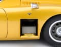 Auf der anderen Seite versteckt sich beim prächtigen 1:18-Modell die Batterie des Toyota 2000 GT ] Foto: Werk