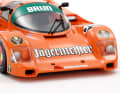 Für die Dekoration ihres 1:24-Modells des Porsche im "Jägermeister"-Look liefern die Japaner die passenden Decals mit ] Foto: Werk