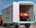 Fährt Ferrari, Maserati und Porsche zum Rennen: der neue Renntransporter von Schuco