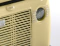 Feiner Grill, Scheinwerfer mit Chrom-Verzierungen...