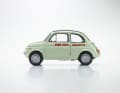Der Rekordwagen von damals war in der Fiat-Farbe Verde Celeste lackiert. Das Kyosho-Modell auch. Es ist selbstverständlich originalgetreu dekoriert. ] Foto: Werk