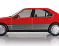Die klaren Linien im kantigen Design des Alfa Romeo 164 tri!t das 1:18-Modell aus Die Cast von Norev punktgenau