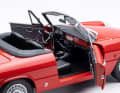 Auch beim Interieur sind schöne 1:18-Details mit an Bord Foto: Werk