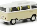 Beim VW T2 als Globetrotter fallen sofort die Gardinen des 1:43-Modells auf  Foto: Werk