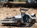Ein DeLorean ohne Flügeltüren wäre ungefähr so blöd wie Marty McFly ohne Hoverboard. Das weiß auch Jada.