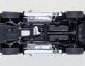 Am Unterboden der G-Klasse in der Baugröße 1:18 beeindrucken nicht nur die Sidepipes ] Foto: Werk