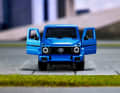 In Sachen Qualität ist die G-Klasse Matchbox pur. Am blauen Geländewagen in 1:64 lassen sich die Türen öffnen.