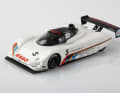 Für die Racefans kommt in der kompakten Baugröße 1:43 noch ein Plastikbausatz des Peugeot 905, der in Le Mans fuhr ] Foto: Werk