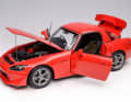 Ein Bild sagt mehr als tausend Worte: Der S 2000 von Motorhelix in 1:18 ist fantastisch detailliert und kommt mit Hardtop! ] Foto: Werk