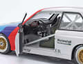 Das Modell des DTM-BMW tritt bei Werk83 mit beweglichen Türen und einem umfangreich dekorierten Renninterieur an