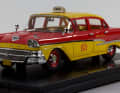 Zweite Neuheit von Goldvarg ist dieses Taxi aus New York auf Basis eines Ford Custom aus dem Vorbildbaujahr 1958 in den Farben Gelb und Rot ] Foto: Werk