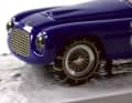 Von wegen aufgedruckt: Tron hat die 1:43-Schneeketten bei seiner Neuheit filigran aus Fotoätzteilen geformt! Echt klasse! ] Foto: Autopioneer
