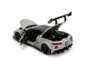 Die Türen und Hauben sind an der 1:24-MIniatur dieser besonderen Corvette beweglich umgesetzt. Die Vorderräder aber nicht lenkbar. ] Foto: Werk