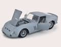 Trotz zu öffnender Türen, Fronthaube und tollem Miniatur- V12 soll der Ferrari 250 GTO in 1:12 von KK-Scale die 200-Euro-Latte nicht reißen